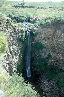 Nahal Gamla waterfall